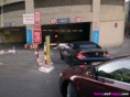 /album/nepochopitelne-hloupe-napady/female-driver-a-parking-meter%2c-female-driver-eine-parkuhr%2c-femme-pilote-un-parcom%c3%a8tre%2c-zena-ridicka-a-parkovaci-automat-jpg/